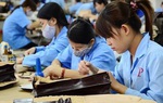 Người lao động có hợp đồng bị tạm hoãn, nghỉ việc nhận hỗ trợ thế nào từ gói 62.000 tỷ đồng