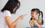 Cha mẹ thường nói “nhà mình nghèo lắm” dễ khiến con cái thất bại trong tương lai