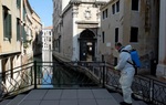 Lần đầu tiên trong lịch sử, mùa hè Italy vắng khách du lịch