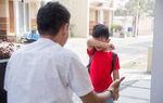 Bố “thiết quân luật” với con