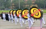 Lãnh đạo Đảng, Nhà nước viếng Lăng Bác nhân 45 năm Ngày thống nhất đất nước