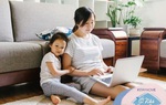Mẹ "bỉm sữa" làm việc online tại nhà mùa dịch: Những sự cố "cười ra nước mắt"