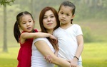 Mẹ dám đấu tranh để bước khỏi hố sâu của hôn nhân không hạnh phúc