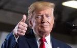 Tổng thống Donald Trump tái khởi động tranh cử bằng niềm tin chiến thắng Covid-19