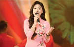 Ca sĩ Bích Hồng thấy mình đẹp nhất khi mặc áo dài