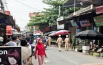 Hưng Yên: Chồng sát hại vợ rồi trèo lên nóc nhà đòi tự vẫn