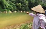 Bố chồng cô gái ôm 3 con nhỏ nhảy suối tự tử: “Gia đình cứ tưởng nó cho con sang nhà ngoại”