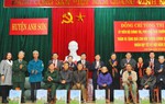 Phó Chủ tịch Thường trực Quốc hội Tòng Thị Phóng thăm tặng quà gia đình chính sách, người nghèo