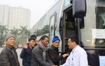 Những chuyến xe yêu thương chở bệnh nhân về quê ăn Tết