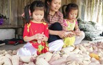 Nhiều cặp vợ chồng tự hào vì sinh con một bề là gái