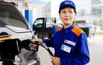 Xăng tăng mạnh gần 1.000 đồng/lít 