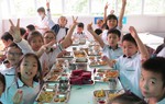Bữa ăn bán trú: Mẹ thèm được xem một bữa ăn trưa của con