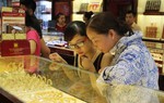 Phiên ngược chiều thứ 2: Vàng thế giới giảm, trong nước tăng