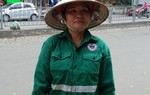 Nữ công nhân môi trường lo mất an toàn sau vụ tai nạn của đồng nghiệp