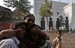 Afghanistan: Xe gia đình dự đám cưới trúng bom Taliban, 11 người chết