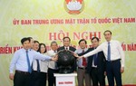 Trong 999 đại biểu chính thức dự Đại hội Mặt trận tổ quốc Việt Nam có 32% là nữ