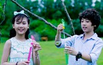 Bé Bảo An và Gia Khiêm ngọt ngào "Cho tôi xin một vé đi tuổi thơ"