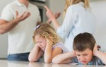 Dùng con để ép vợ ly hôn, chia tài sản