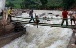 Tìm thấy nhiều thi thể nơi sập hầm vàng Lào Cai