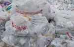 Núi rác y tế ở ‘làng ung thư’, tỉnh ngạc nhiên