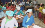 Những lão bà người Tày quyết tìm con chữ