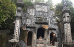 Bảo vật Quốc gia như ‘mỡ để miệng mèo’