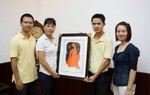 Độc giả mua tranh 'Nude' ủng hộ chương trình Mottainai