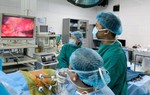 Bệnh nhi có cân nặng thấp nhất Việt Nam thoát ‘án tử’ nhờ ghép thận