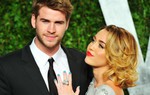 Miley Cyrus 'quẩy tung' trong đám cưới với Liam Hemsworth 