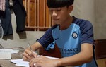 Cậu học trò nghèo mồ côi nặng trĩu nỗi lo trước ngày nhập trường