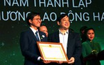 Tập đoàn Y khoa Hoàn Mỹ đón nhận Huân chương Lao động hạng Ba