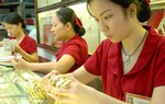 Vàng trong nước đang rẻ hơn thế giới 1,4 triệu đồng