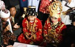 Đám cưới tập thể của 500 cặp đôi nghèo đêm giao thừa tại Indonesia