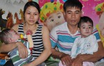 2 anh em cùng mắc bệnh lạ