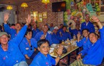 MC Quyền Linh mở đại tiệc cho bác tài xe ôm