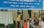  Cho trẻ dưới 5 tuổi tại các vùng nguy cơ cao uống vắc xin bại liệt bổ sung 