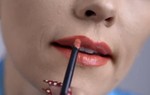 Trải nghiệm từ kiểu tô son của Marilyn Monroe đến Kylie Jenner 