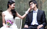 Bên nhau 10 năm vẫn ríu rít như đôi chim cu
