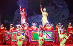 Biểu diễn nghệ thuật chào mừng thành công Đại hội phụ nữ XII