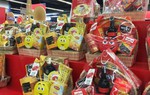 Chọn giỏ quà Tết: Xem kỹ hạn sử dụng