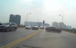 Xử phạt nữ tài xế quay đầu ô tô trên cầu Vĩnh Tuy