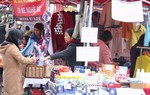 Gian hàng từ thiện giúp phụ nữ, trẻ em bị bạo lực gia đình 