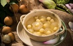 Chè sen nhãn lồng thơm mát