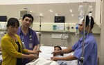Bác sĩ đứng ra bảo lãnh điều trị cho nữ bệnh nhân bị đột quỵ ngay cửa phòng khám