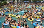 Giám đốc Bệnh viện Mắt lý giải nguyên nhân bị đau mắt đỏ sau khi đi bơi