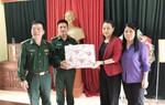 Chủ tịch Hội LHPNVN Nguyễn Thị Thu Hà thăm cán bộ, chiến sỹ đồn Biên phòng Đàm Thủy