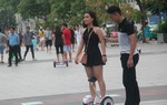 Sôi động dịch vụ cho thuê xe điện cân bằng 2 bánh 