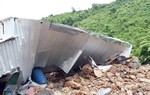 Khánh Hòa: Lở đất gây sập nhà, 2 người chết và 1 người mất tích