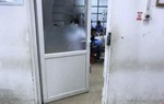 Bác sĩ hoảng loạn vì đang cấp cứu bị người nhà bệnh nhân đe dọa 