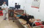 Nghệ An: Theo cha mẹ ra đồng gặt lúa, 5 trẻ bị ong đốt nguy kịch